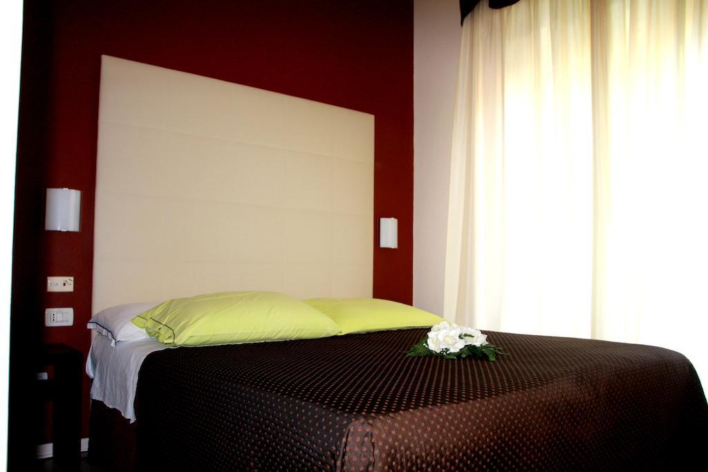 Hotel Monica Cervia Phòng bức ảnh