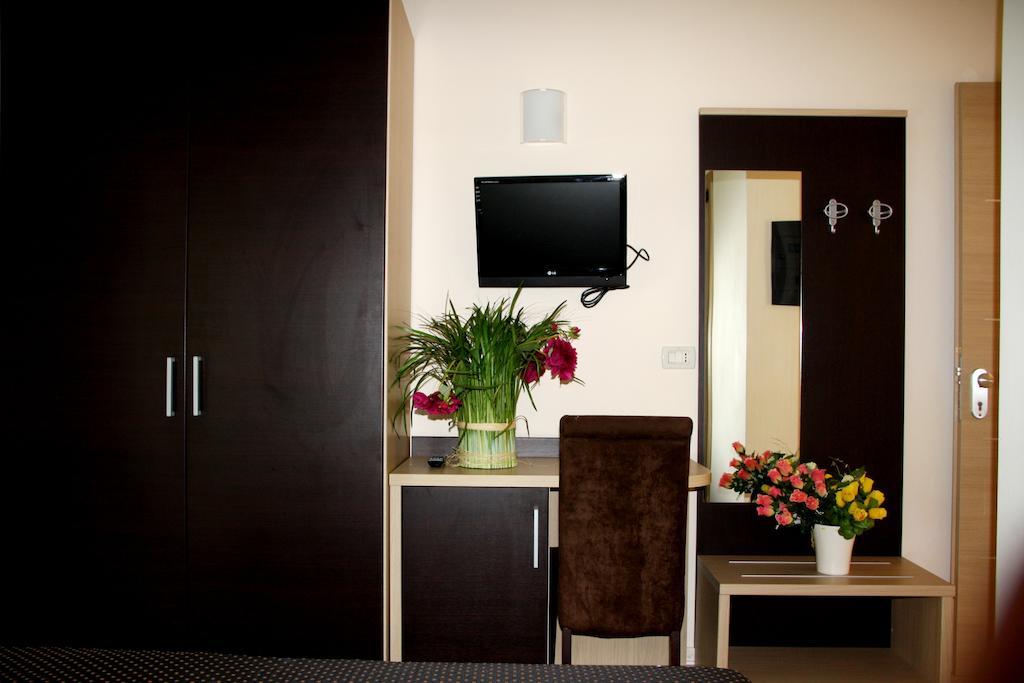 Hotel Monica Cervia Phòng bức ảnh